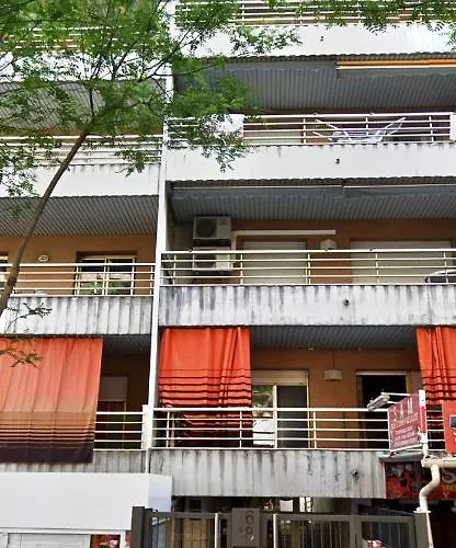 En ベッド・アンド・ブレックファスト サロウ